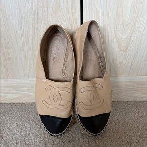 Chanel lambskin espadrilles beige/black